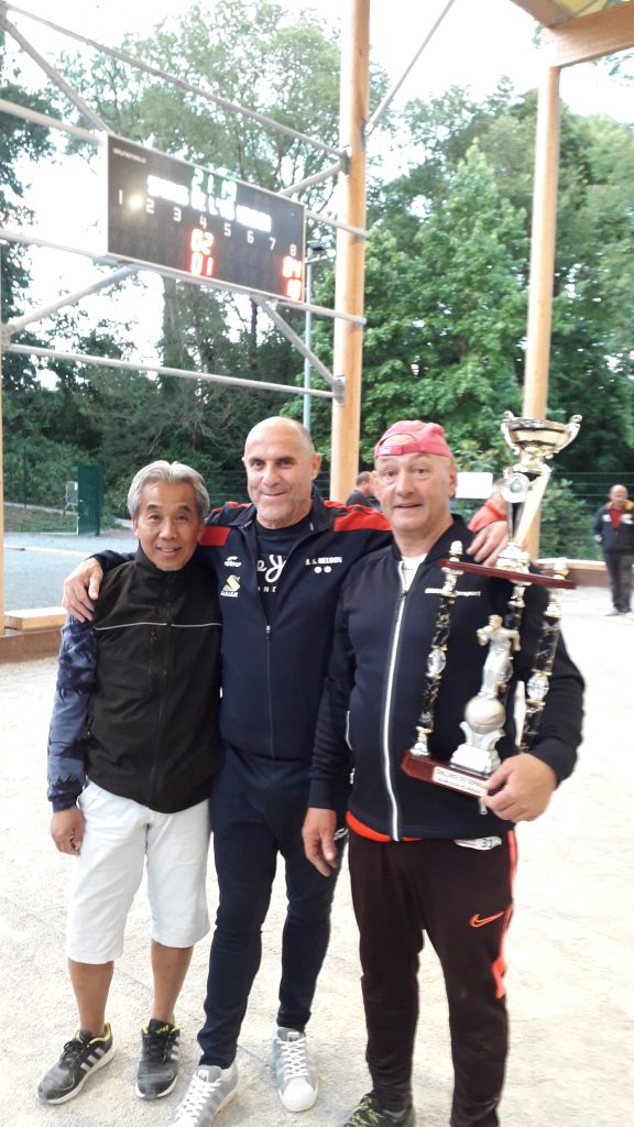 Les vainqueurs du Gd Prix des Disparus avec nos célebres Clowns